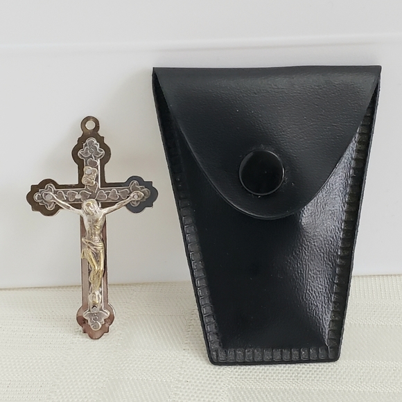 Crucifix Jesus Christ Cross Pendant Made in Italy with Storage Pouch 1920s 30s - Picture 4 of 5